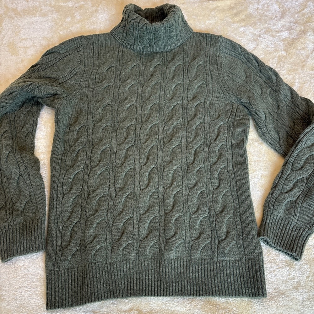 L.L. Bean Cable Knit Turtle Neck Sweater Womens M Wool Blend Olive Green Cozy